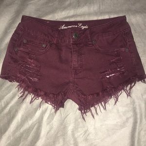 American Eagle maroon shorts